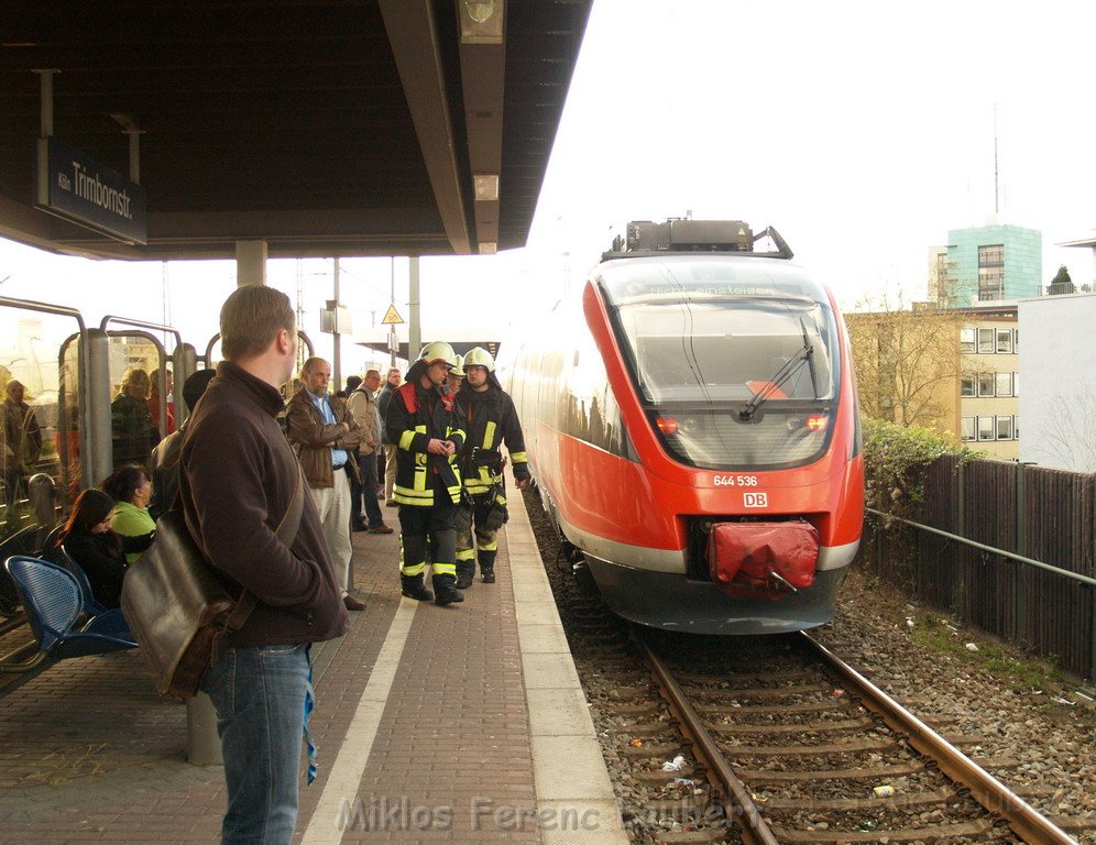 Feuer in Toilette des S-Bahn Zug Koeln Kalk Trimbornstr  P16.JPG